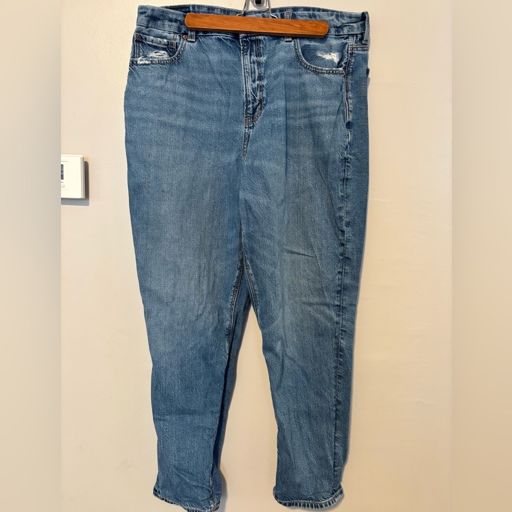 American Eagle Outfitters Curvy Straight Leg Jeans